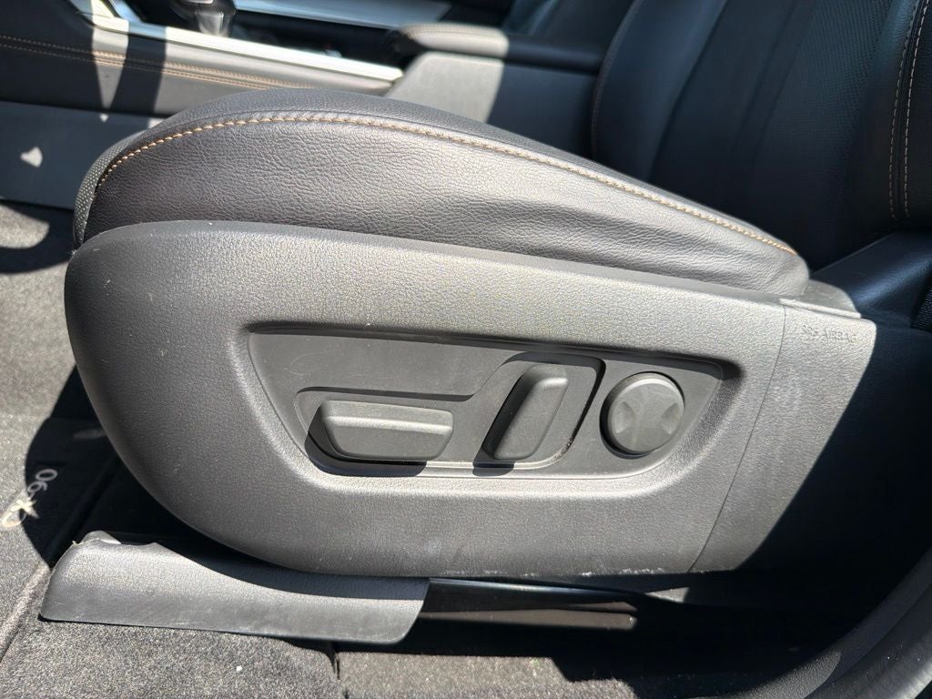 2025 Mazda Mazda CX-90 3.3 Turbo Premium Clean CarFax, One Owner, Third Row