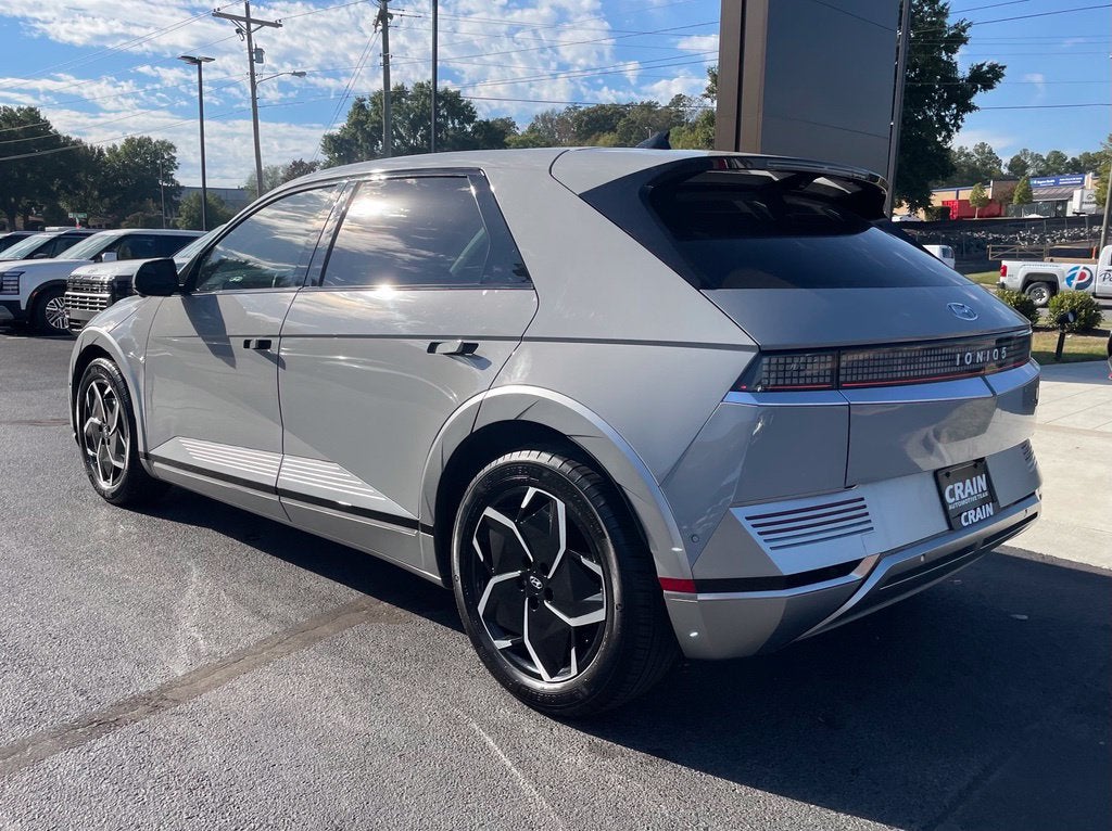 2024 Hyundai IONIQ 5 Limited Long Range, Pano Roof, One Owner, Leather
