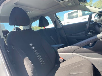 2025 Hyundai Elantra SEL Convenience Moonroof, Clean CarFax, One Owner
