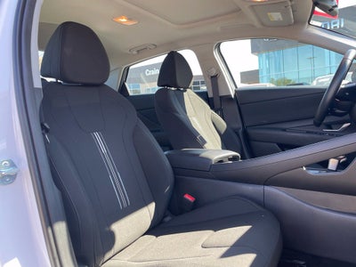 2025 Hyundai Elantra SEL Convenience Moonroof, Clean CarFax, One Owner