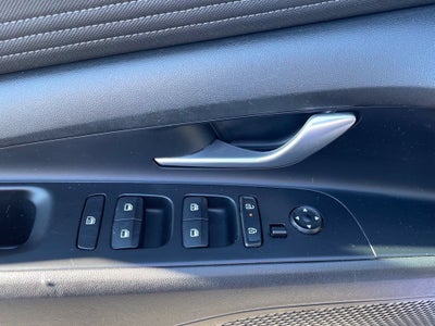 2025 Hyundai Elantra SEL Convenience Moonroof, One Owner
