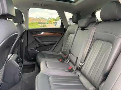 2022 Audi Q5 45 S line Premium quattro
