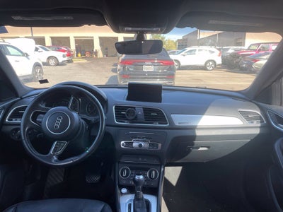 2017 Audi Q3 2.0T Premium, Pano Roof, Leather quattro