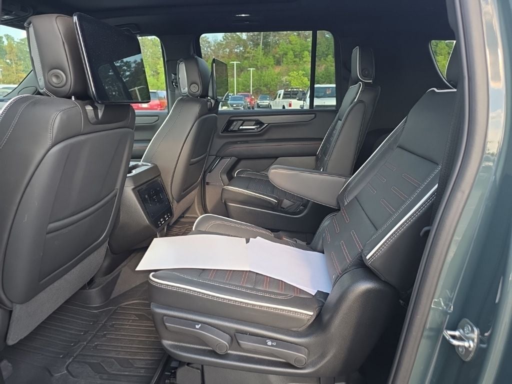 2026 GMC Yukon XL AT4 Ultimate AT4 Black Appearance-Night Vision