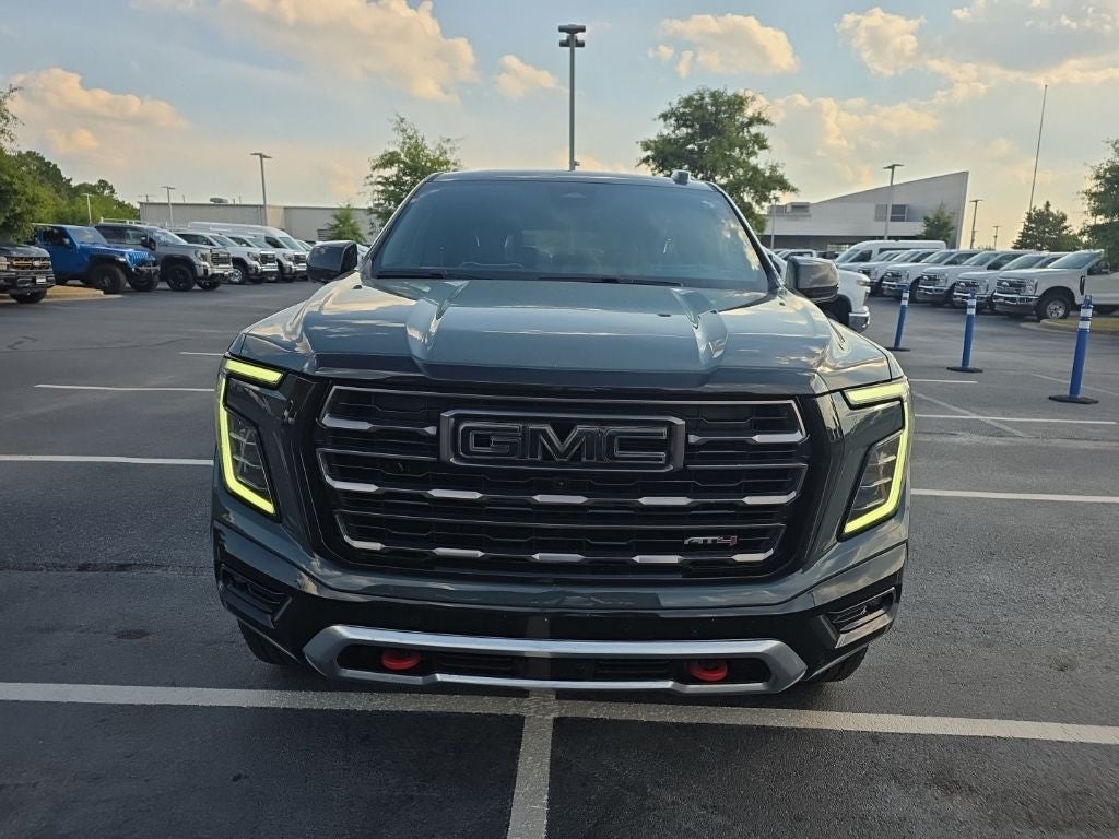 2026 GMC Yukon XL AT4 Ultimate AT4 Black Appearance-Night Vision
