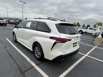 2021 Toyota Sienna XLE 8 Passenger
