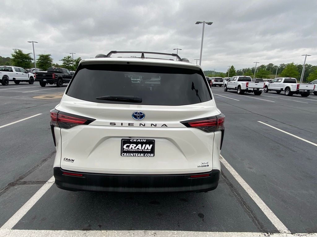 2021 Toyota Sienna XLE 8 Passenger