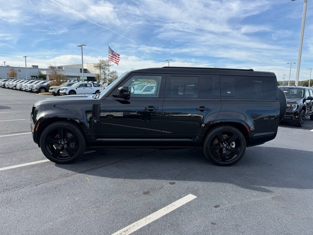 2024 Land Rover Defender 130 X-Dynamic SE