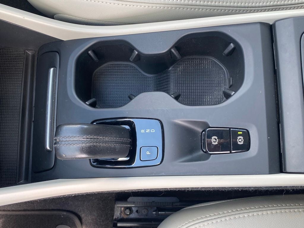 2021 Volvo XC40 Momentum