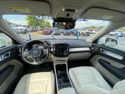 2021 Volvo XC40 Momentum