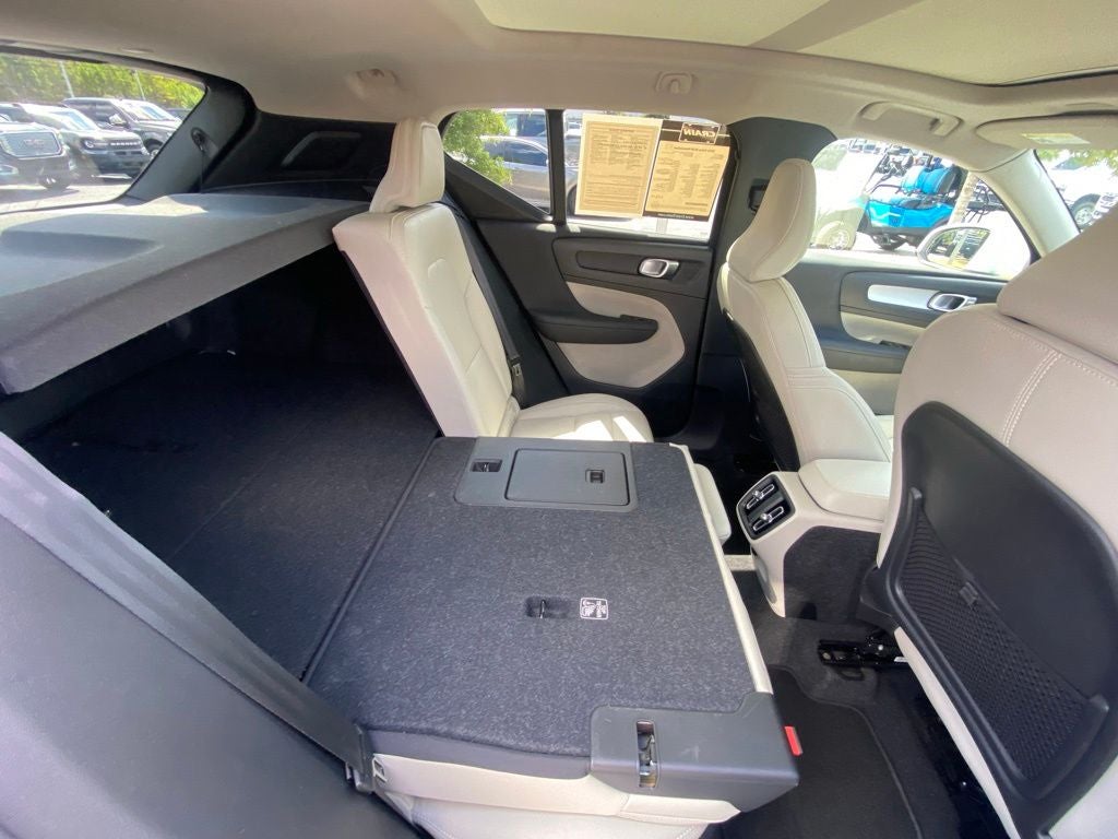 2021 Volvo XC40 Momentum