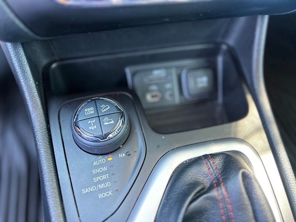 2018 Jeep Cherokee Trailhawk - 4WD - LEATHER - NAVIGATION