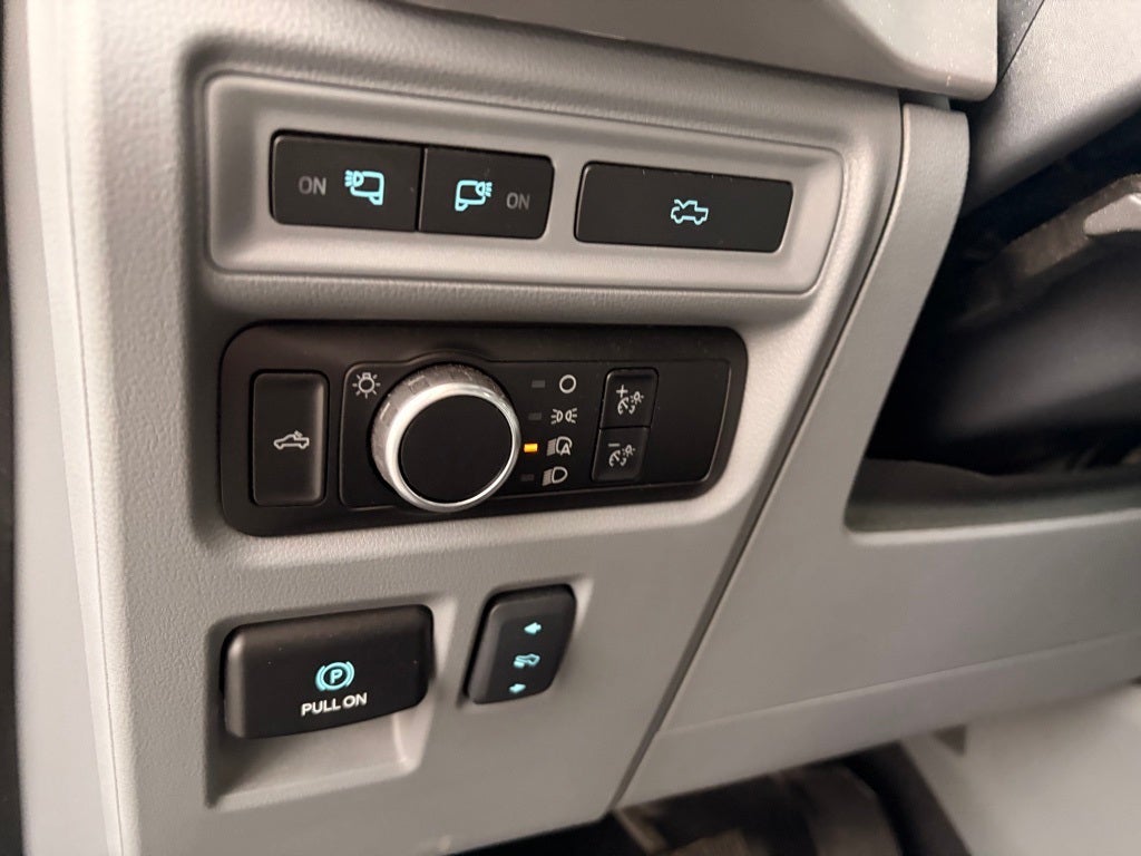 2023 Ford F-150 Lightning XLT