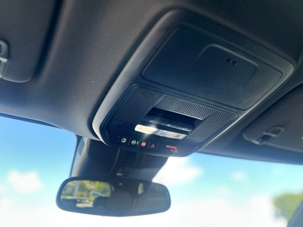 2025 GMC Acadia AT4 - AWD - PANO ROOF - ONE OWNER
