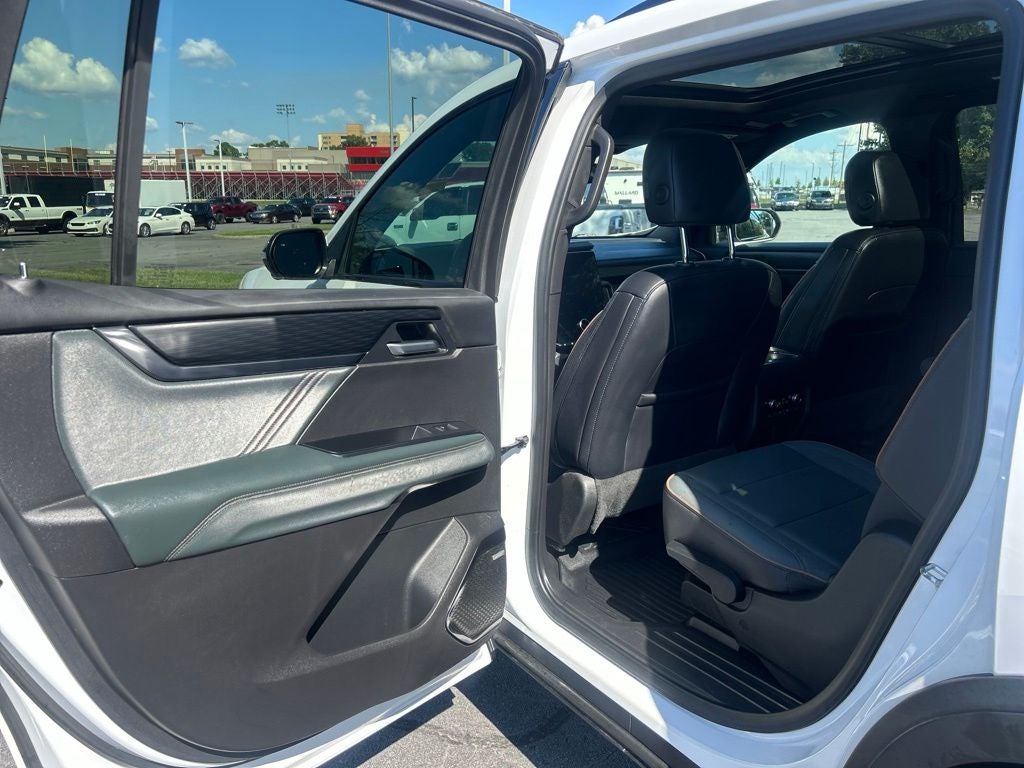 2025 GMC Acadia AT4 - AWD - PANO ROOF - ONE OWNER