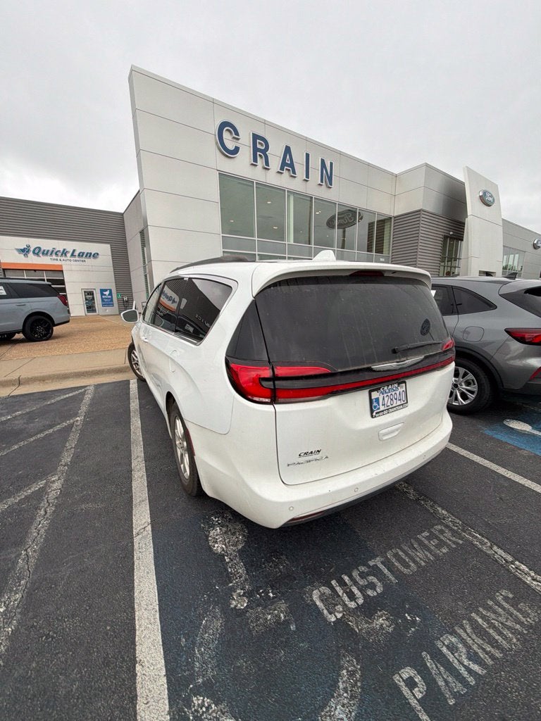 2022 Chrysler Pacifica Touring L