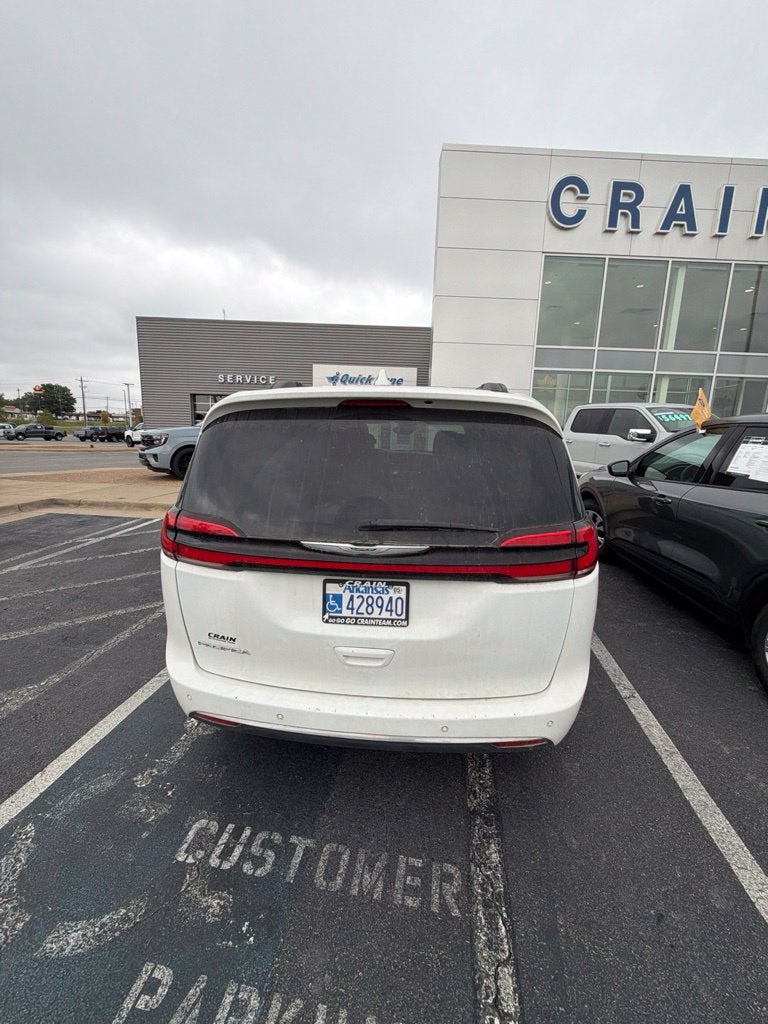 2022 Chrysler Pacifica Touring L