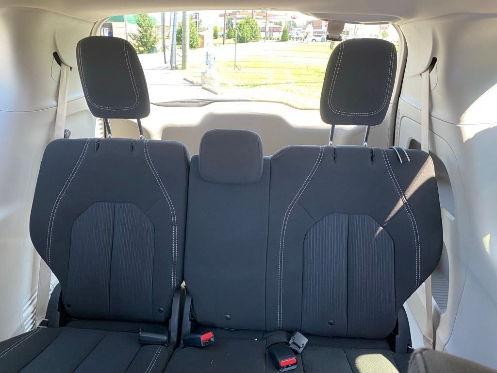 2020 Chrysler Voyager LX