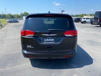 2020 Chrysler Voyager LX