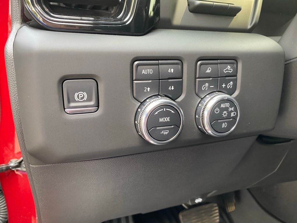 2025 GMC Sierra 1500 AT4 - TECH PKG - ONE OWNER - SUNROOF