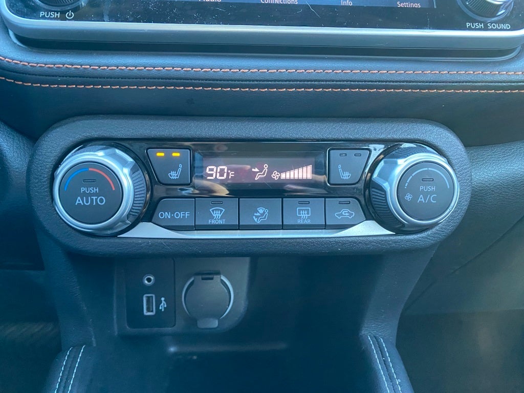 2020 Nissan Kicks SR