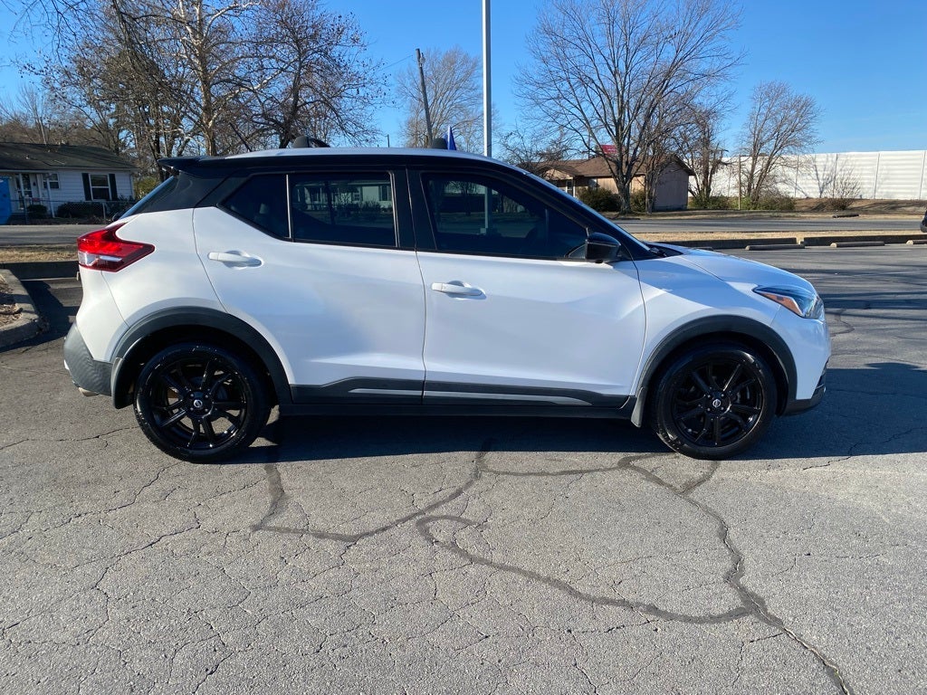 2020 Nissan Kicks SR