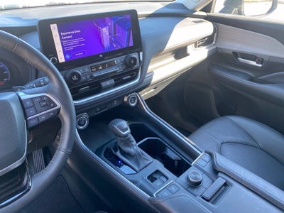 2024 Toyota Grand Highlander Platinum - AWD - CARFAX ONE OWNER - LOW MILES!