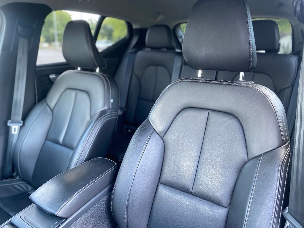 2022 Volvo XC40 Momentum - AWD - PREMIUM PKG
