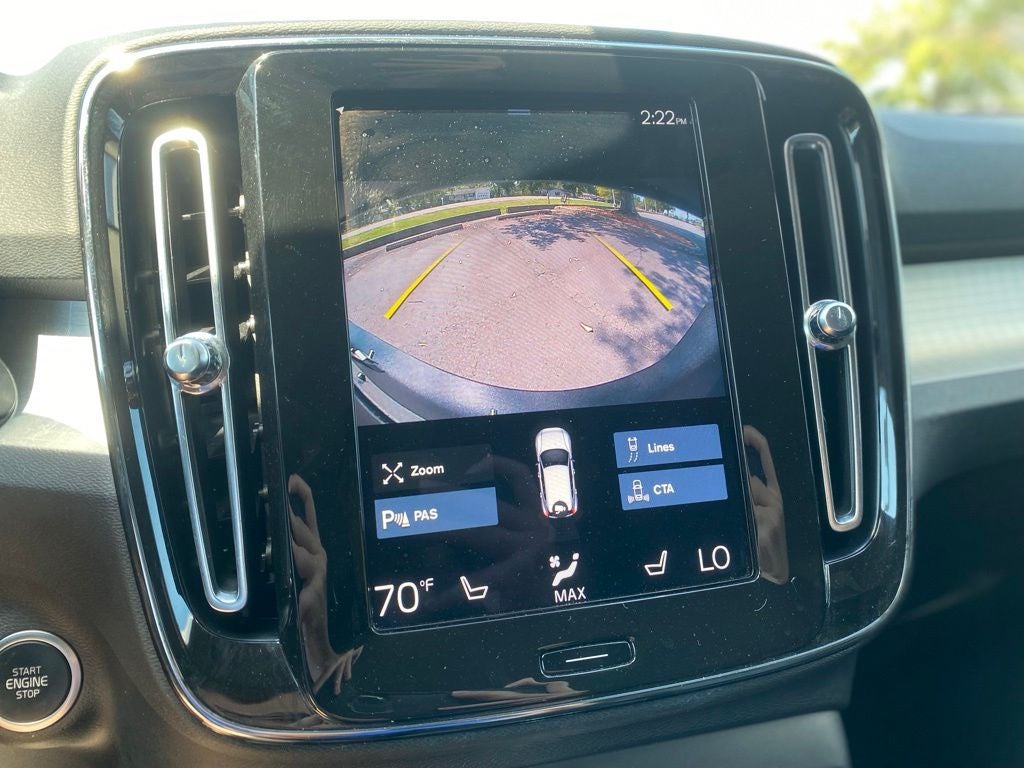 2022 Volvo XC40 Momentum - AWD - PREMIUM PKG