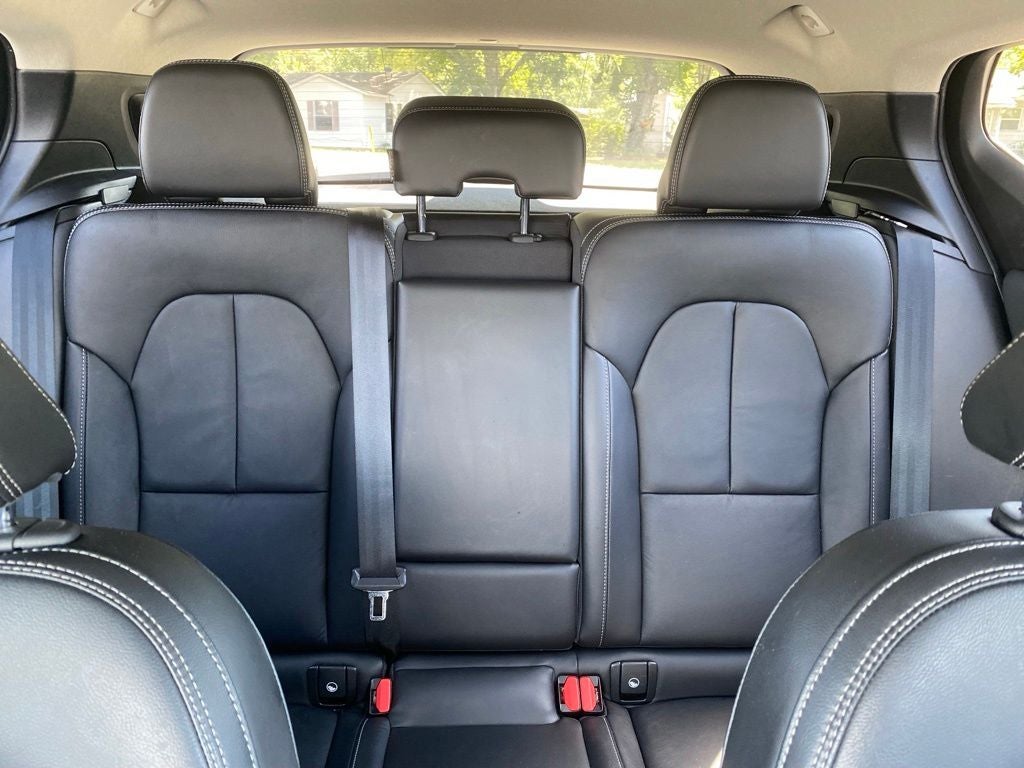 2022 Volvo XC40 Momentum - AWD - PREMIUM PKG