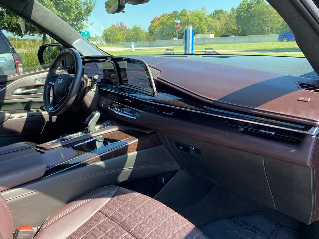 2024 Cadillac Escalade Sport Platinum CONSOLE REFRIGERATOR W/ FREEZER