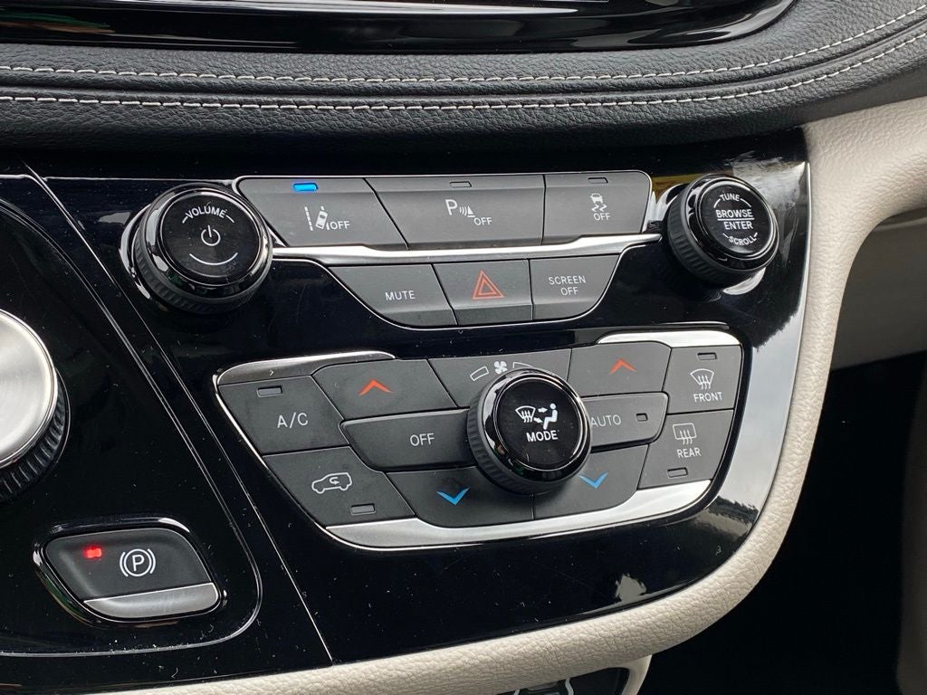 2023 Chrysler Pacifica Hybrid Touring L