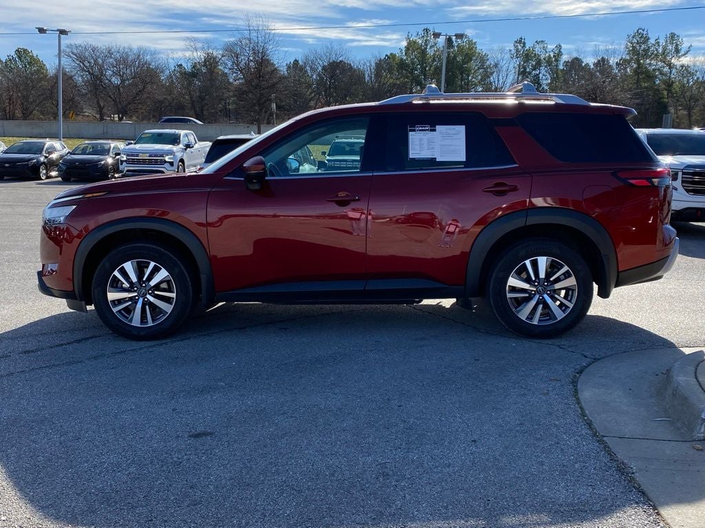 2024 Nissan Pathfinder SL