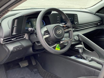 2024 Hyundai Elantra SE