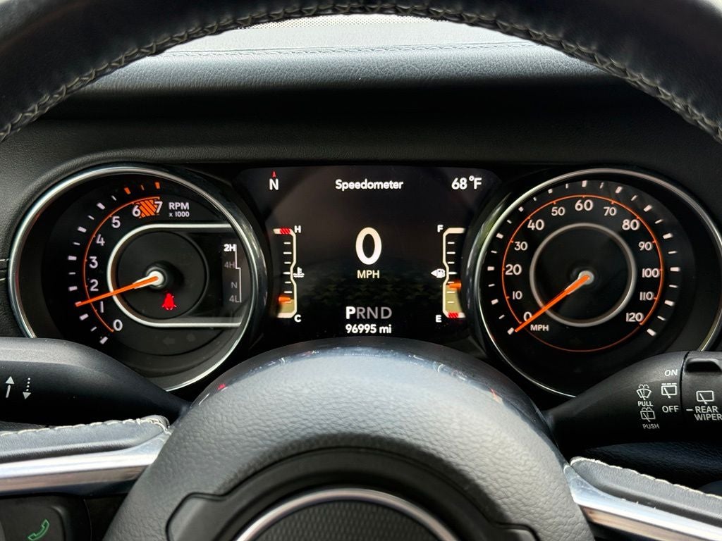 2019 Jeep Wrangler Unlimited Sahara - 4WD / CLEAN CARFAX / DANA AXLE