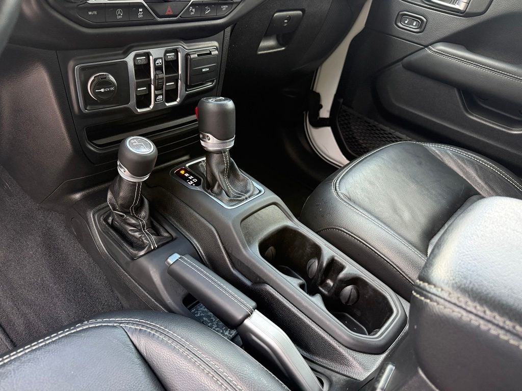 2019 Jeep Wrangler Unlimited Sahara - 4WD / CLEAN CARFAX / DANA AXLE