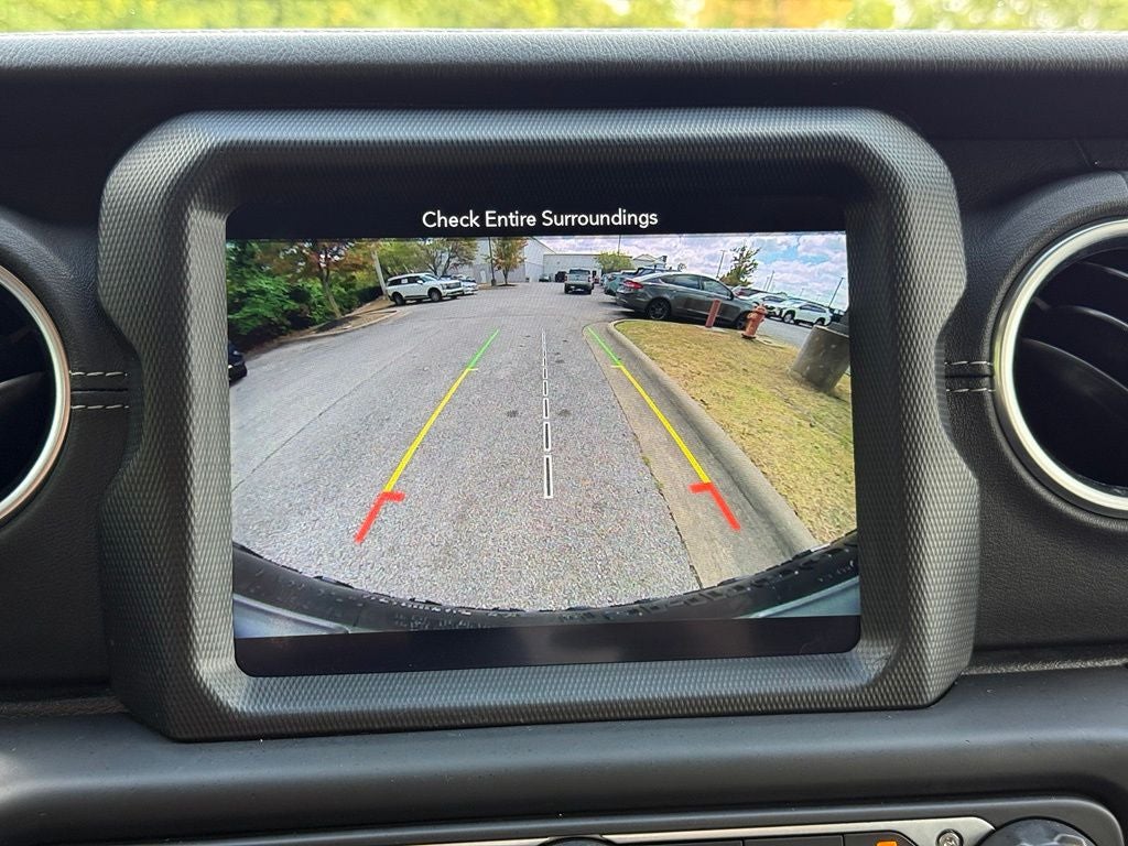 2019 Jeep Wrangler Unlimited Sahara - 4WD / CLEAN CARFAX / DANA AXLE