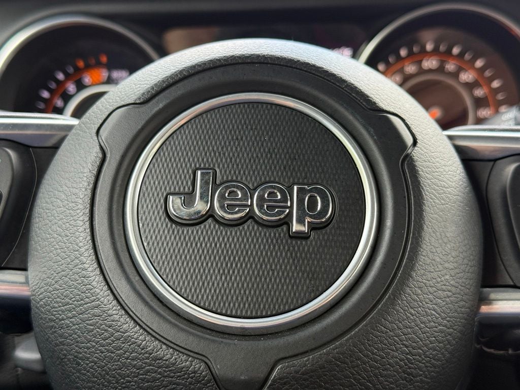 2019 Jeep Wrangler Unlimited Sahara - 4WD / CLEAN CARFAX / DANA AXLE