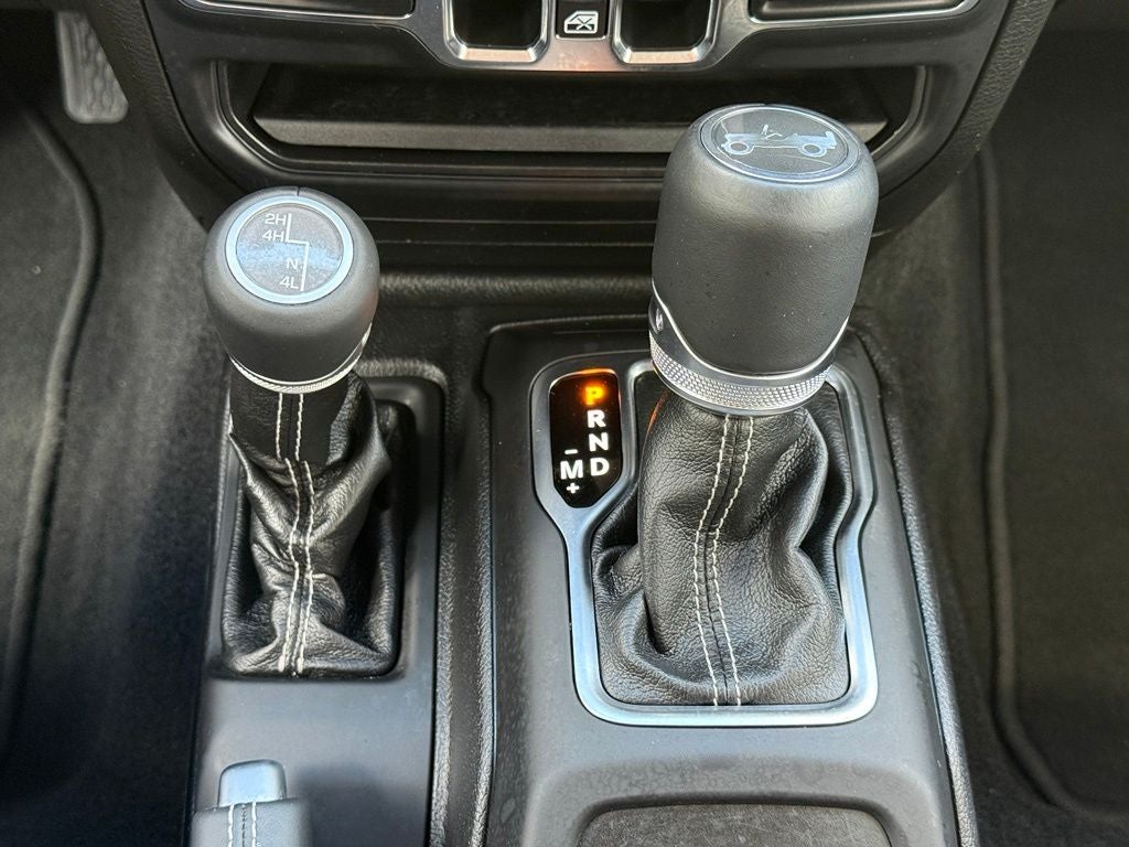 2019 Jeep Wrangler Unlimited Sahara - 4WD / CLEAN CARFAX / DANA AXLE