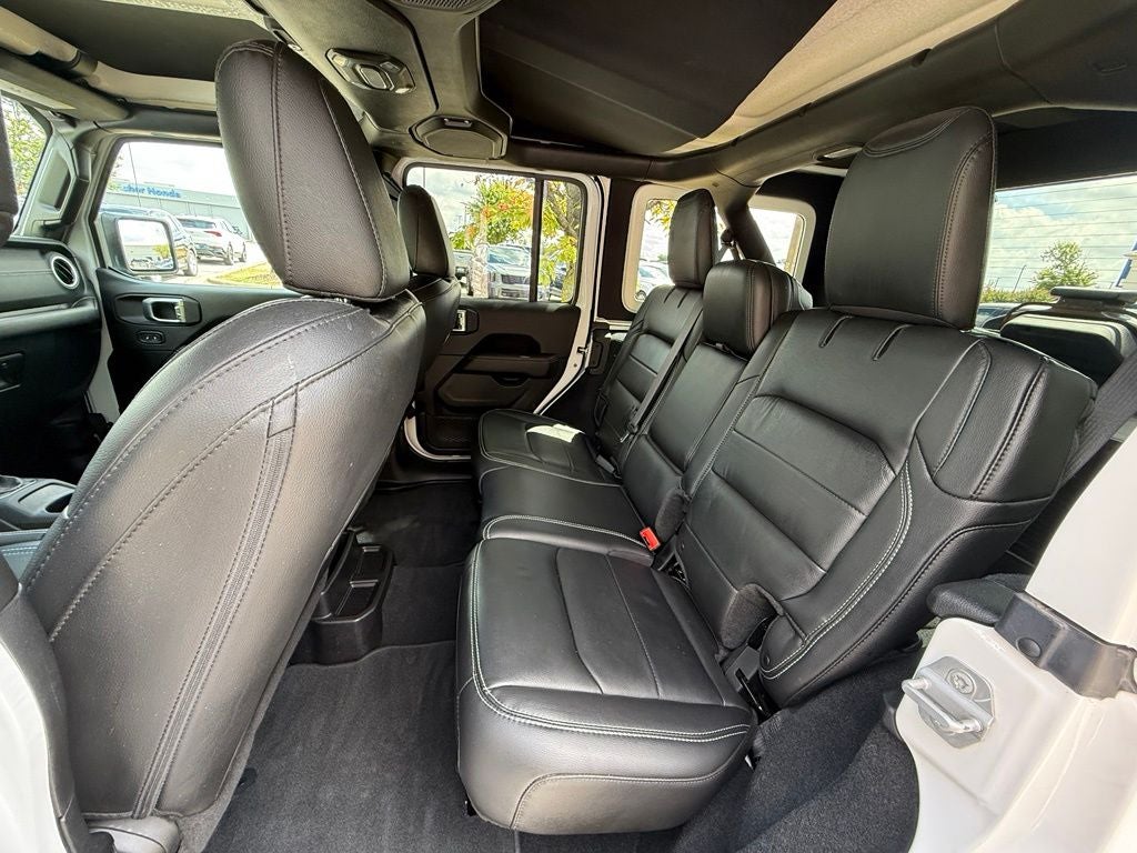 2019 Jeep Wrangler Unlimited Sahara - 4WD / CLEAN CARFAX / DANA AXLE