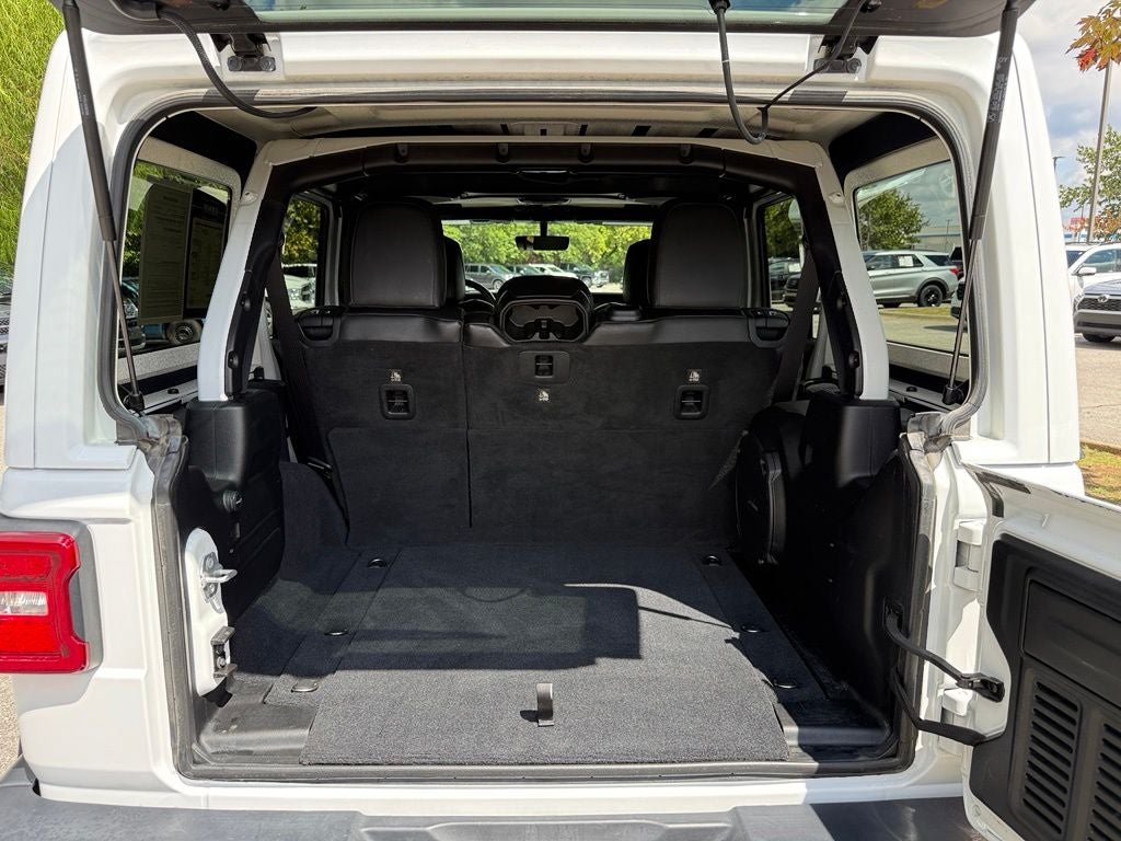 2019 Jeep Wrangler Unlimited Sahara - 4WD / CLEAN CARFAX / DANA AXLE
