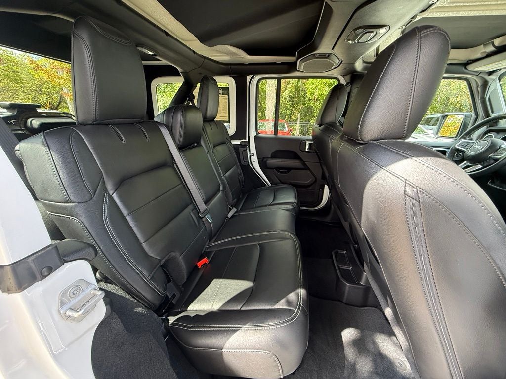 2019 Jeep Wrangler Unlimited Sahara - 4WD / CLEAN CARFAX / DANA AXLE