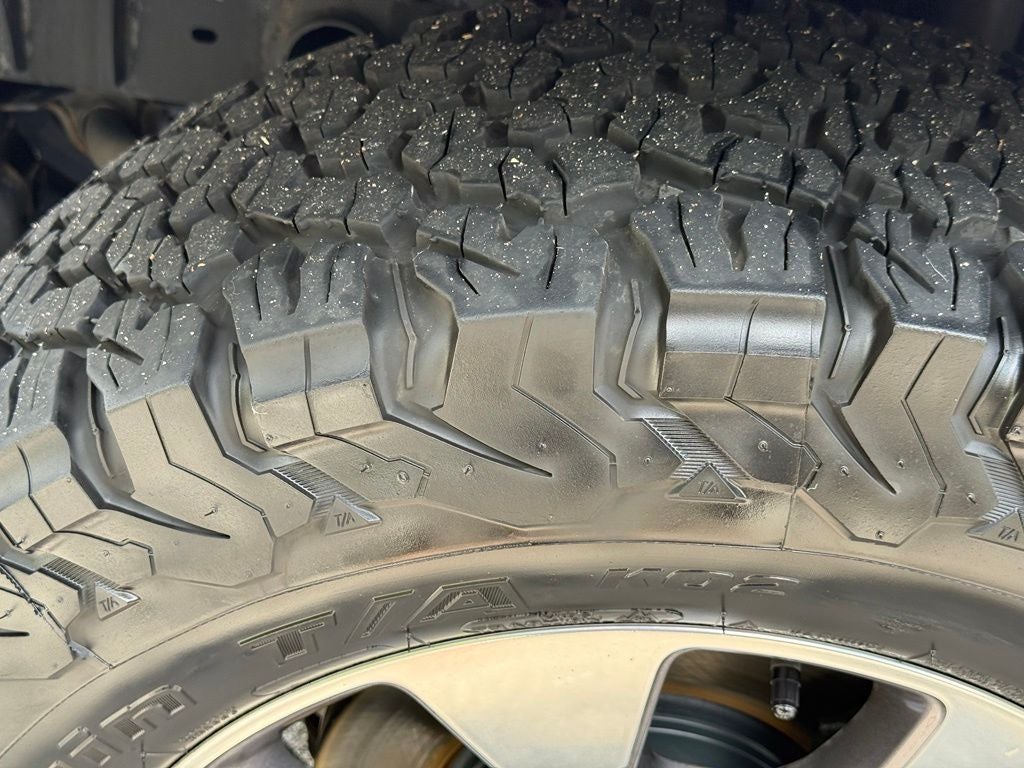 2019 Jeep Wrangler Unlimited Sahara - 4WD / CLEAN CARFAX / DANA AXLE