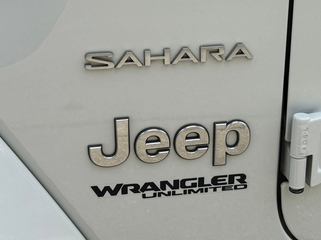 2019 Jeep Wrangler Unlimited Sahara - 4WD / CLEAN CARFAX / DANA AXLE