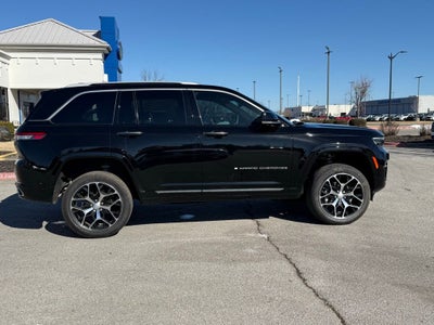 2022 Jeep Grand Cherokee Summit TECH GROUP 5