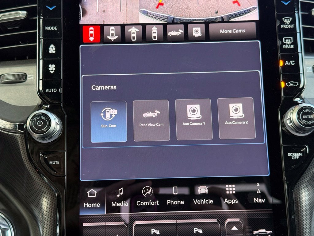 2026 RAM 1500 Limited - 4WD / PANORAMIC SUNROOF / CLEAN CARFAX
