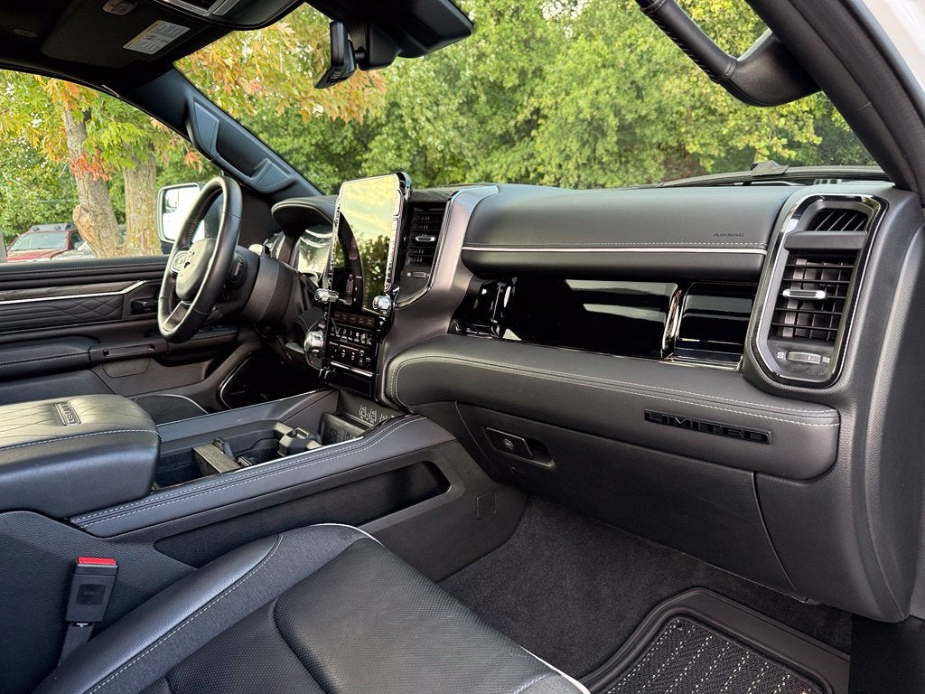 2026 RAM 1500 Limited - 4WD / PANORAMIC SUNROOF / CLEAN CARFAX
