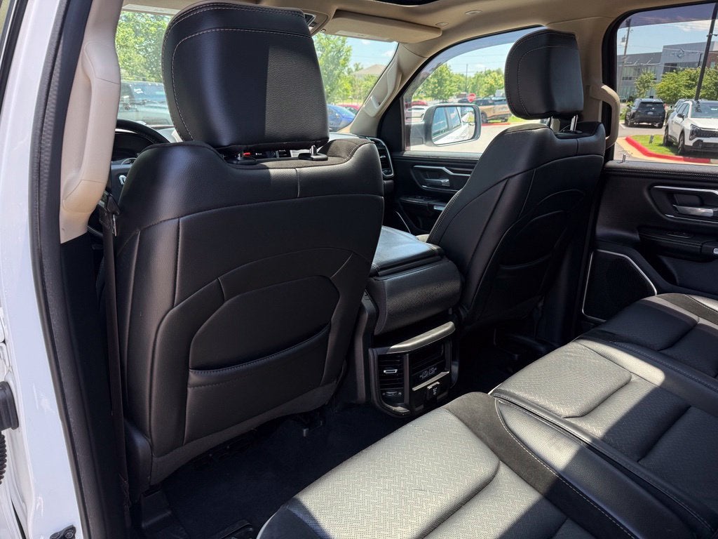 2021 RAM 1500 Laramie - 4WD / PANORAMIC SUNROOF / CLEAN CARFAX
