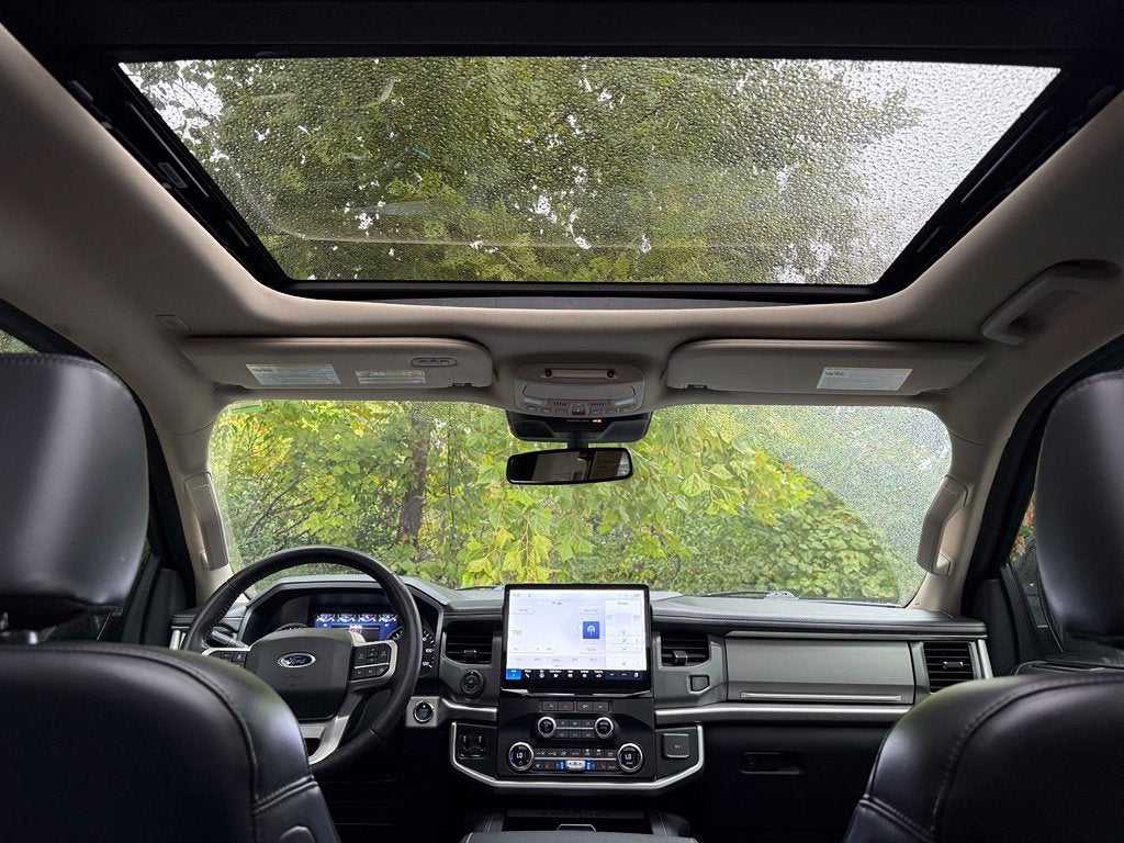 2024 Ford Expedition Max XLT - 4WD / PANORAMIC SUNROOF / ONE OWNER