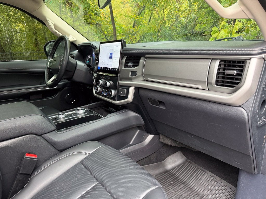 2024 Ford Expedition Max XLT - 4WD / PANORAMIC SUNROOF / ONE OWNER